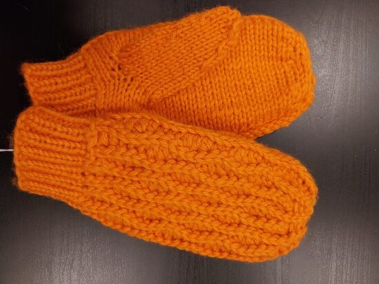 DŪRAINŠI APELSĪNA KRĀSĀ